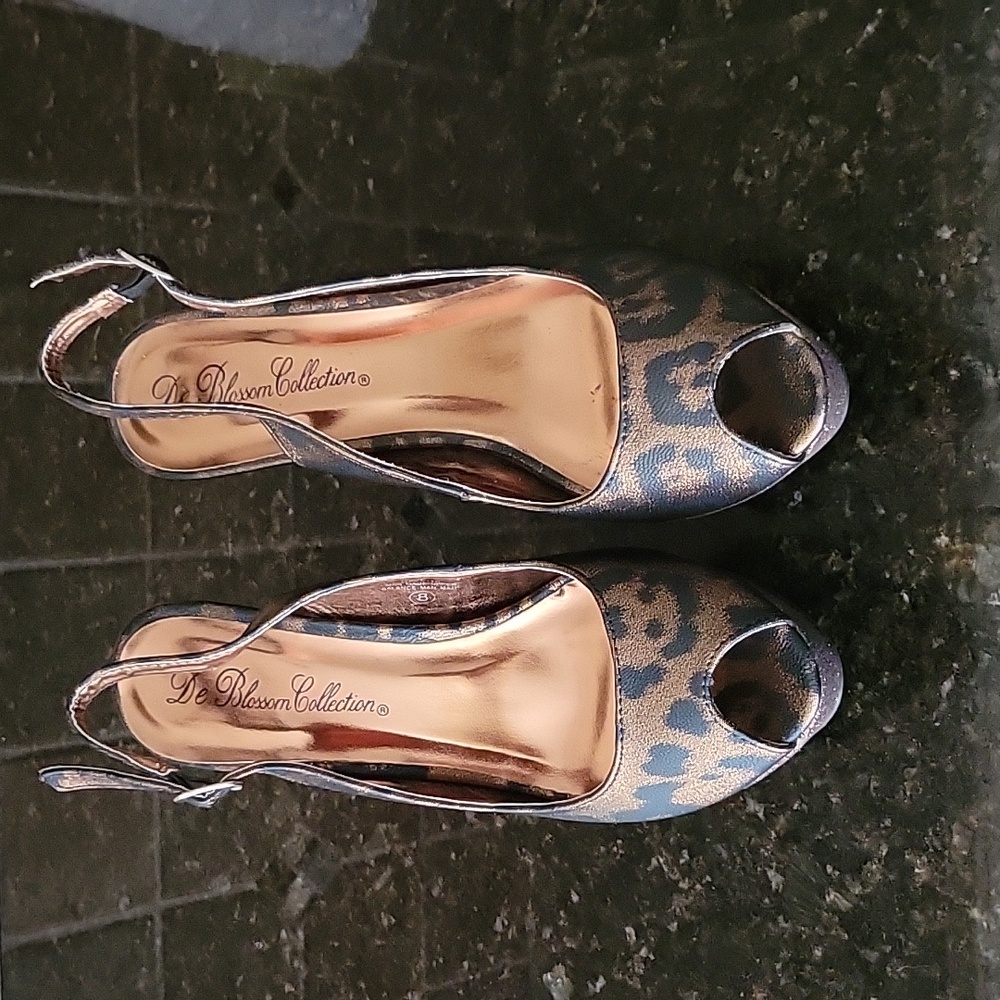 De Blossom Collection Peep Toe Heels NWT